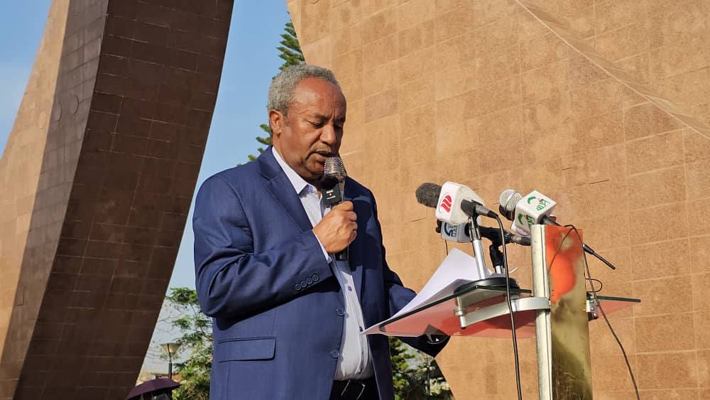 “ብዕጥቂ ኩነታት ንምቕያር ዝግበር ፈተነ ከምዘየለ ተገንዚቡ ኩሉ ትግራዋይ ንሰላማውን ፖሎቲካውን ቃልሲ ክዳሎ ይግባእ” ፕረዚደንት ታደሰ ወረደ።